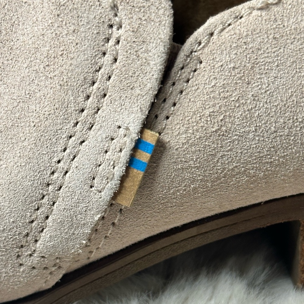 TOMS Suede Slip-On Loafers Taupe Beige Block Heel Comfort Shoes Size 9 - Picture 5 of 9